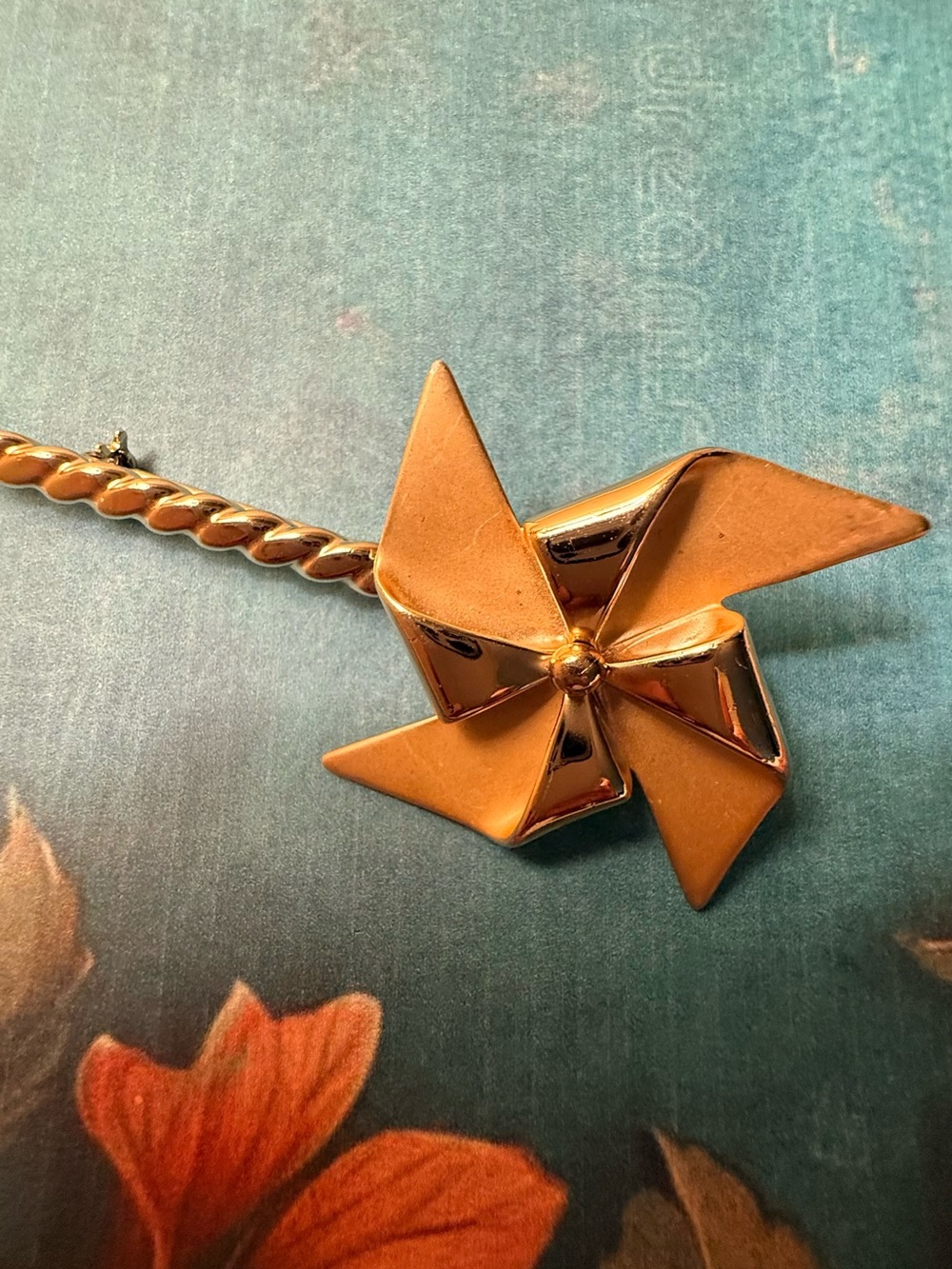 Gold Pinwheel Brooch Gold Tone Women’s Jewelry. Actually Spins.